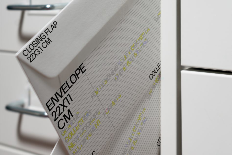 Envelope with text showing sizes clipped to diagonal stand setup