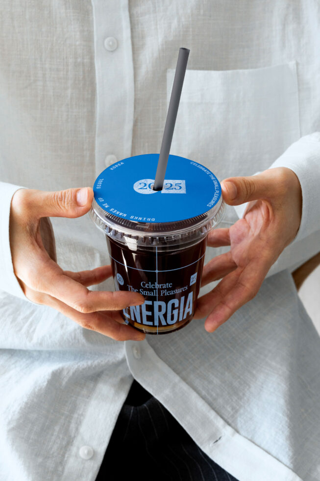 Drink cup with blue lid, gray straw, customizable date badge 20-25