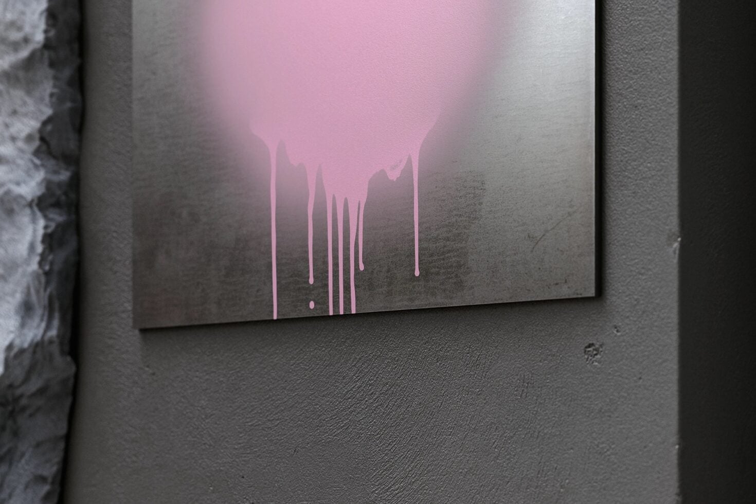 Canvas with pink drip effect bleeding down from glowing center