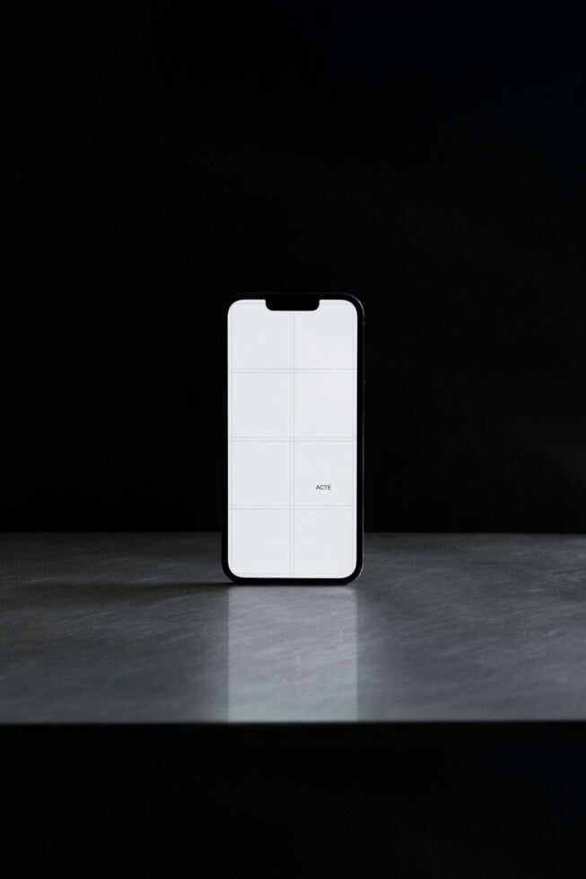 iPhone Reflection Mockup Acte–006 mockup by Acte